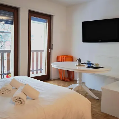 Daire Hostdomus - Hall Sestriere